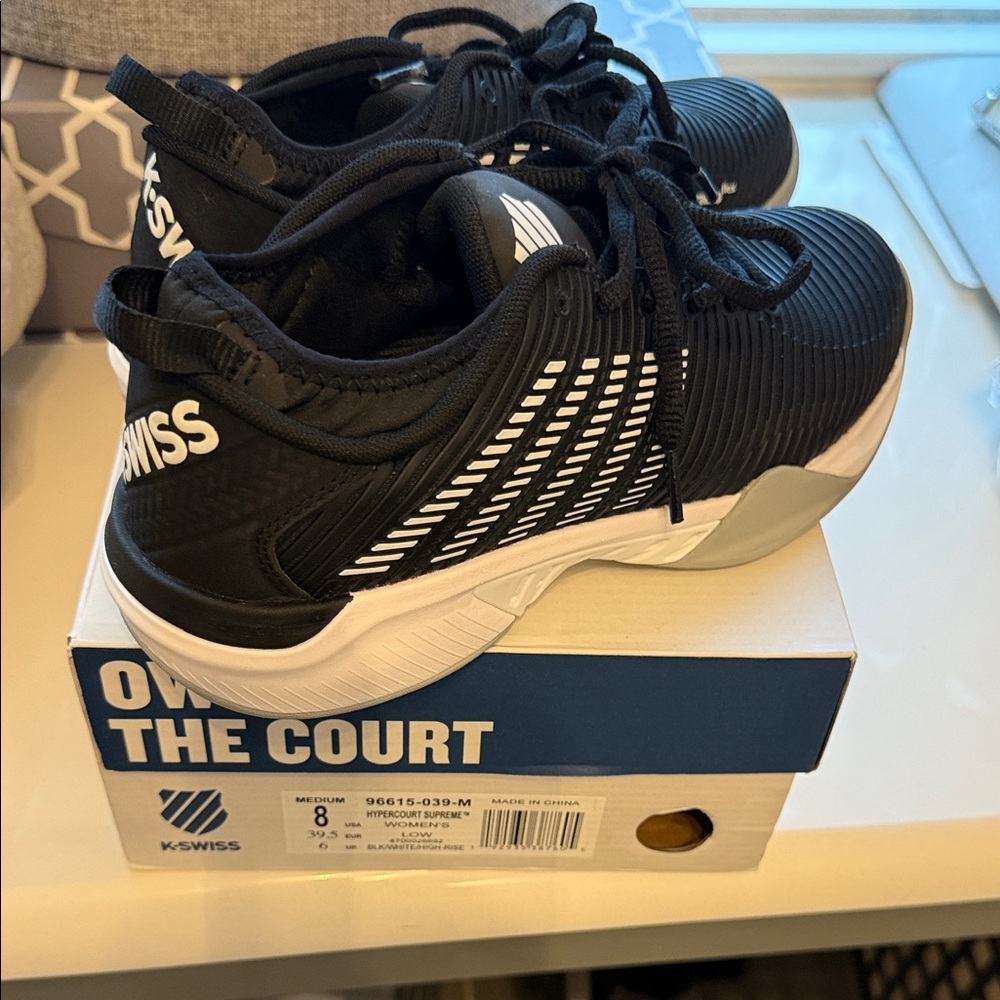 K-Swiss Women’s Black and White Tennis Court Sneakers
